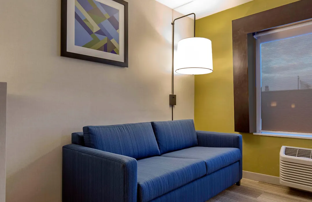 Holiday Inn Express & Suites Chicago West - St Charles By Ihg-1